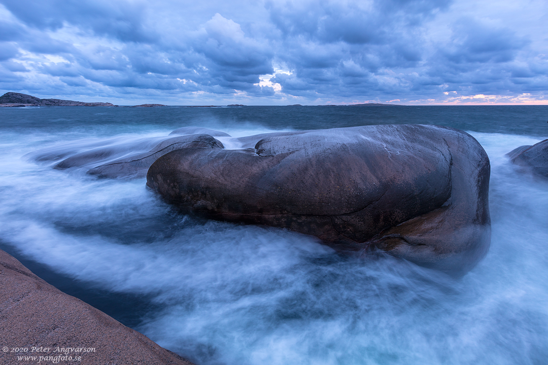 Landskapsfotografi på klippor, moln och hav. Landscape photography on cliffs, clouds and sea.