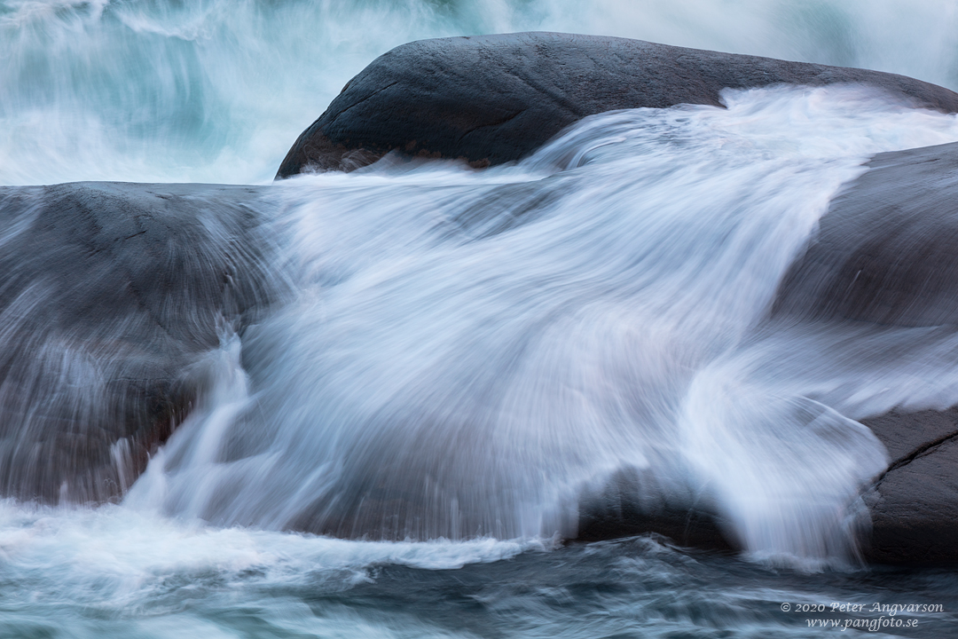 Landskapsfotografi på klippor, moln och hav. Landscape photography on cliffs, clouds and sea.